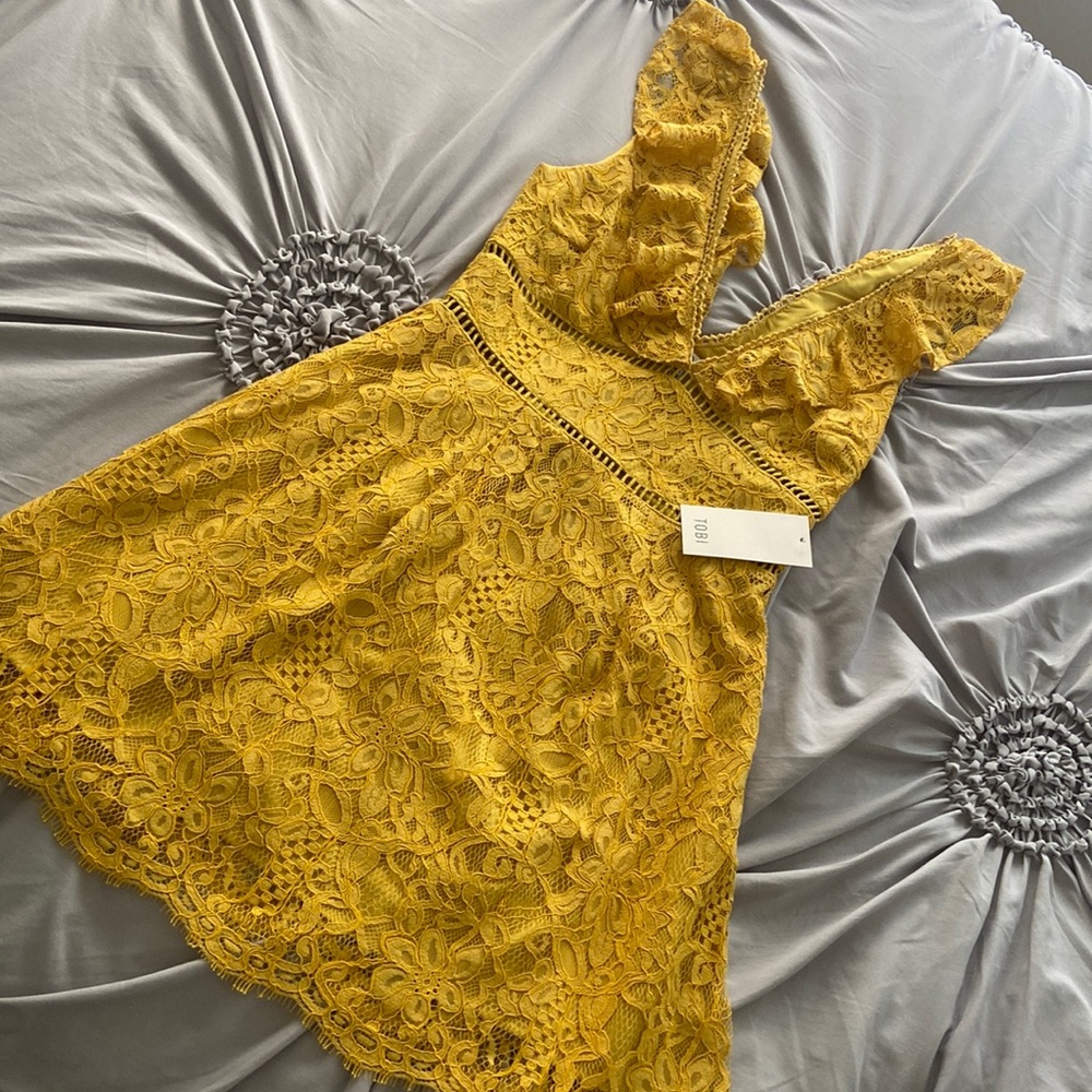 Tobi; yellow lace, v cut neck sundress